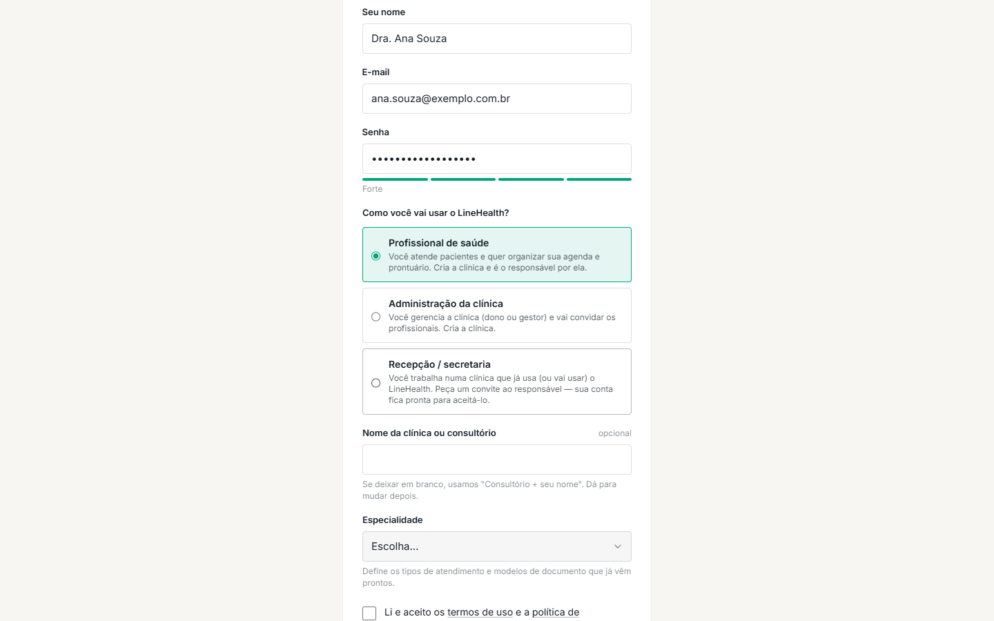 Diga como vai usar o LineHealth. Quem atende escolhe "Profissional de saúde"; quem gerencia, "Administração".